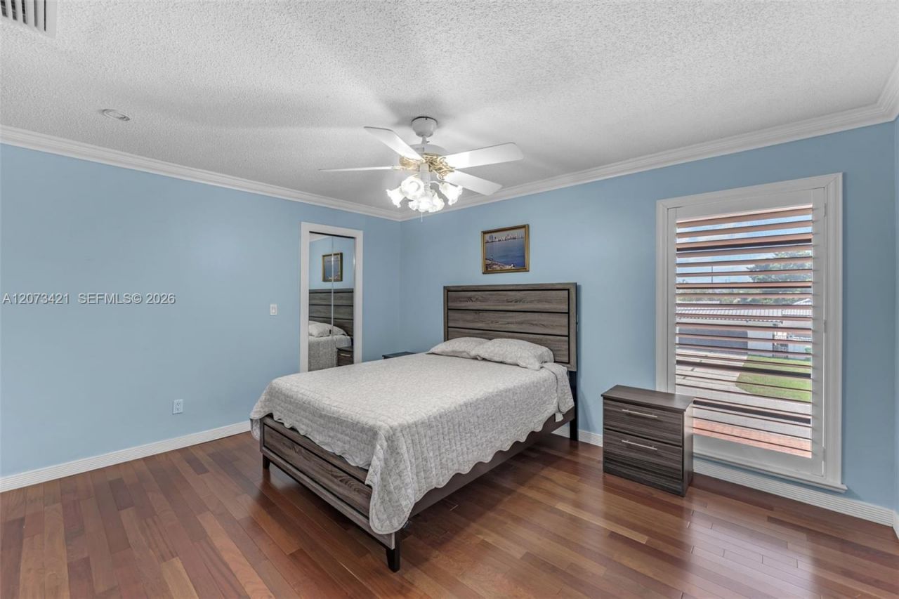 8390 SW 2nd St , Miami, FL 33144 Photo