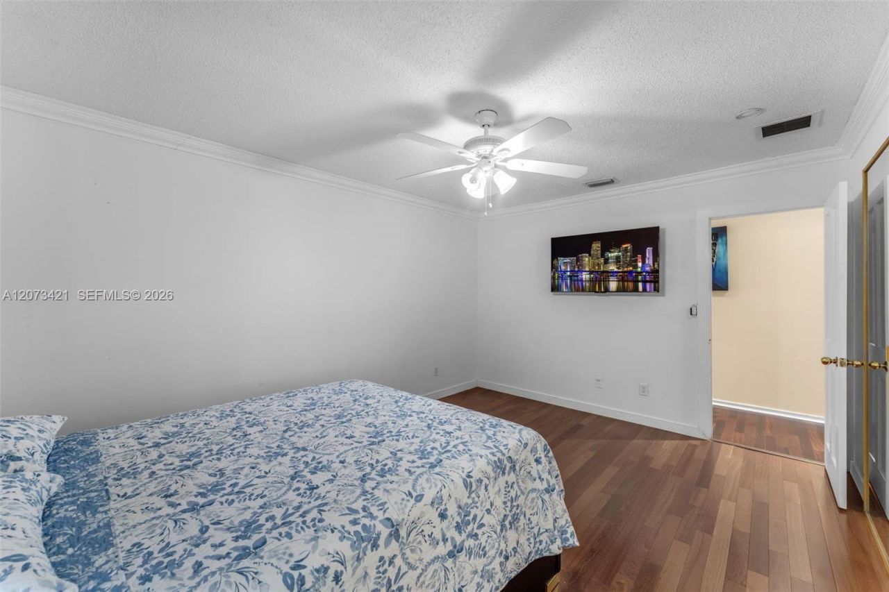8390 SW 2nd St , Miami, FL 33144 Photo