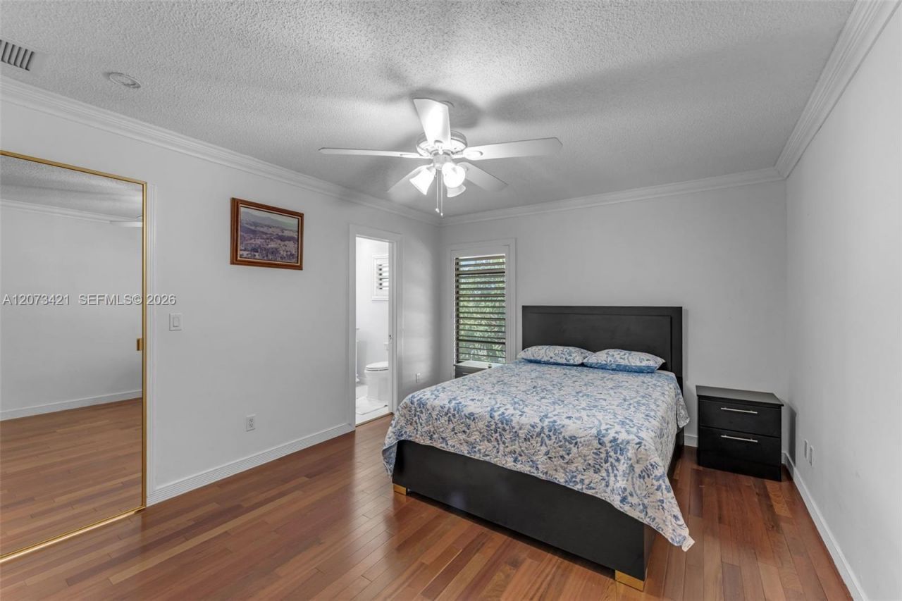 8390 SW 2nd St , Miami, FL 33144 Photo