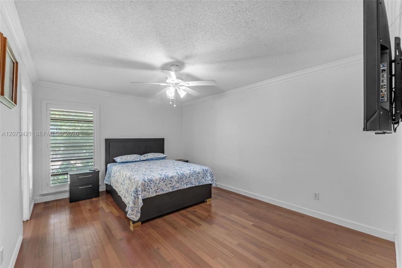 8390 SW 2nd St , Miami, FL 33144 Photo