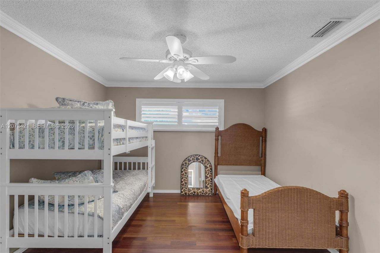 8390 SW 2nd St , Miami, FL 33144 Photo