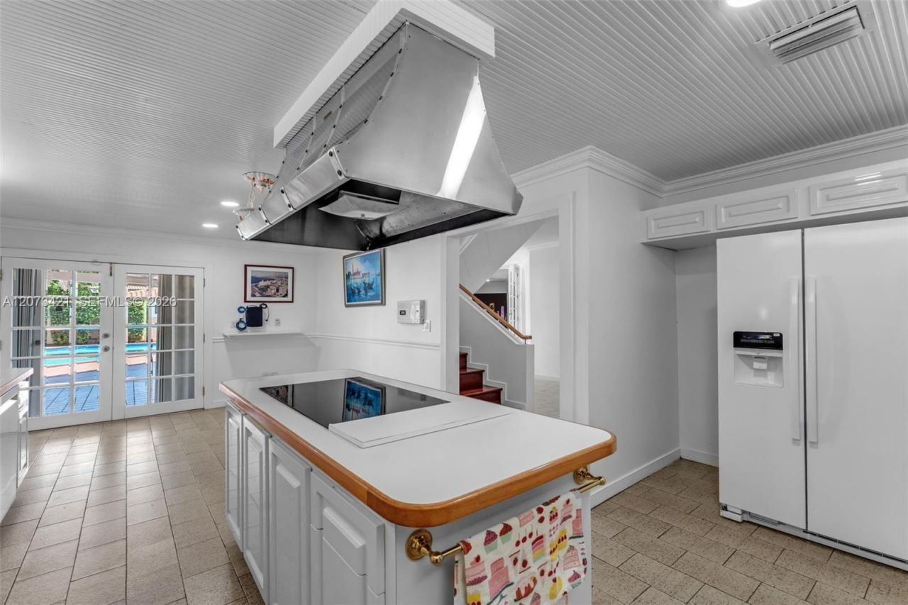 8390 SW 2nd St , Miami, FL 33144 Photo