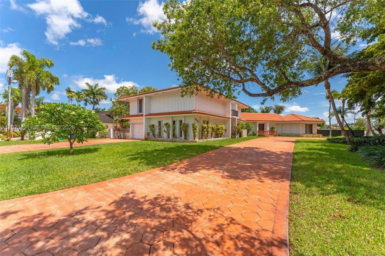 8390 SW 2nd St , Miami, FL 33144 Photo