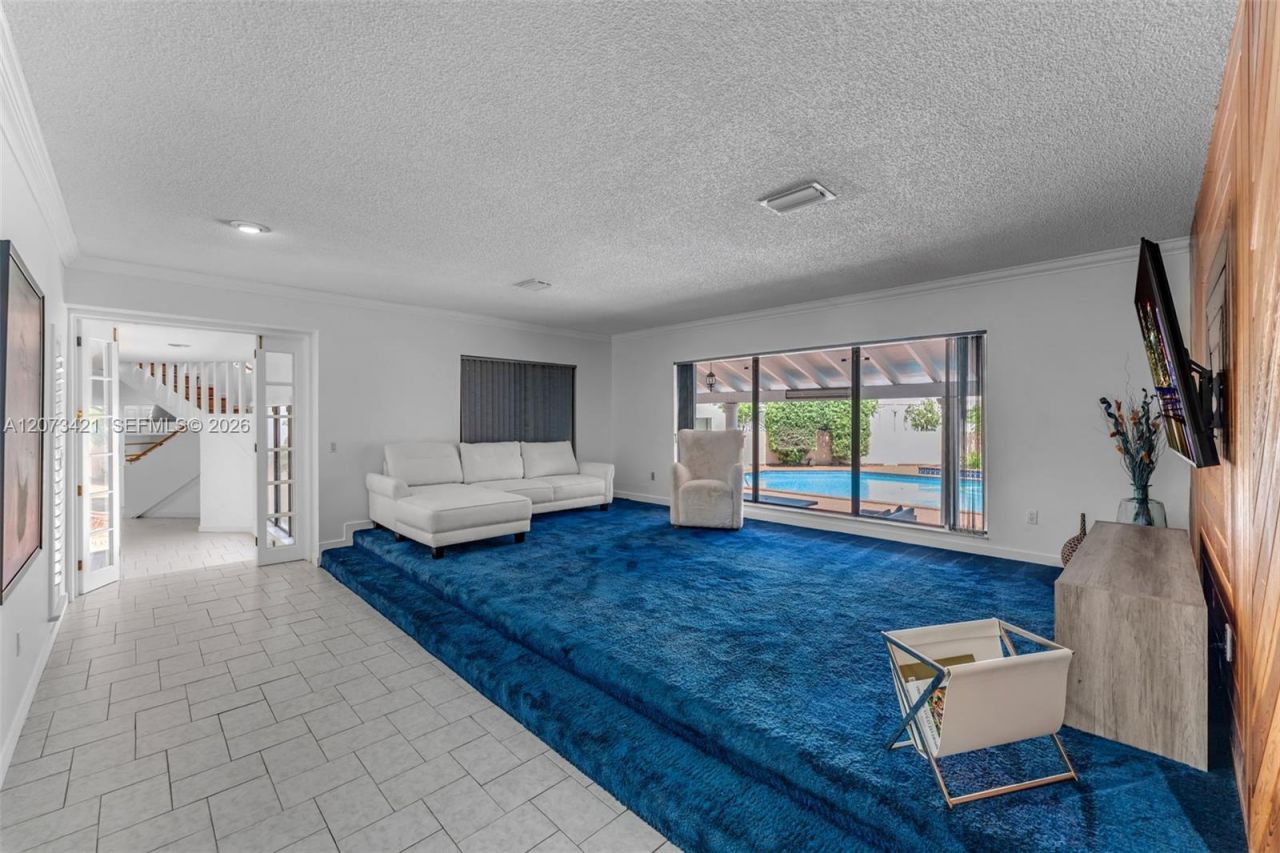 8390 SW 2nd St , Miami, FL 33144 Photo
