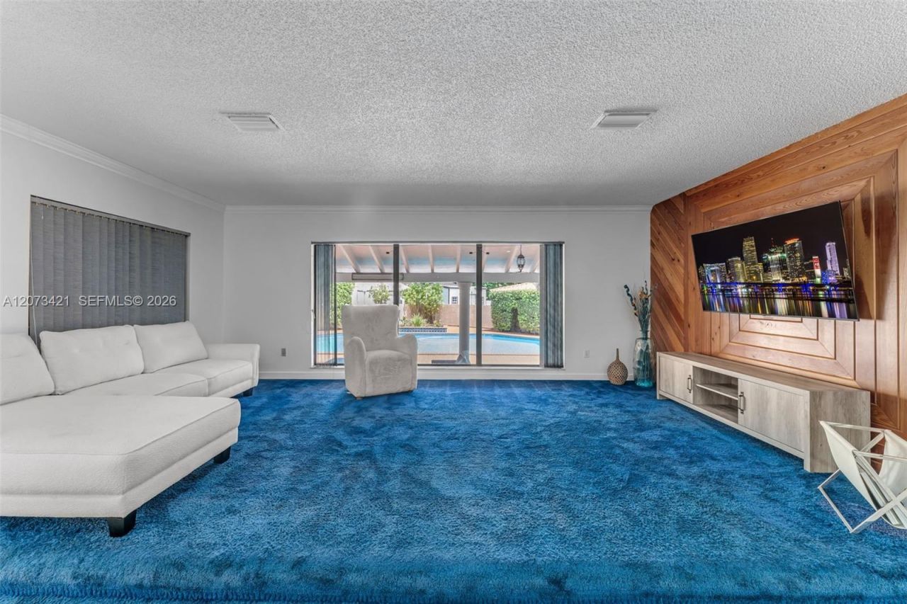 8390 SW 2nd St , Miami, FL 33144 Photo