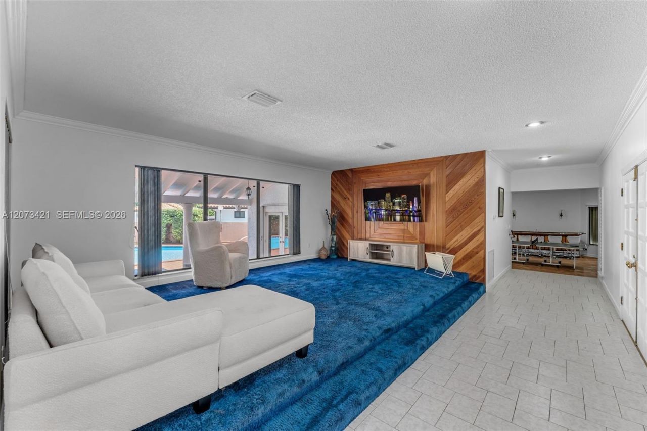 8390 SW 2nd St , Miami, FL 33144 Photo