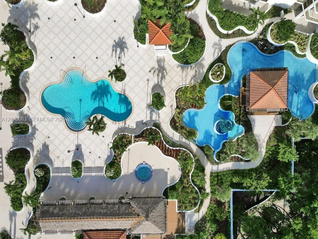 20281 E Country Club Dr , Unit 404, Aventura, FL 33180 Photo