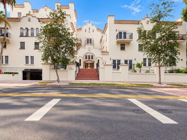 323 Navarre Ave, Unit 301, Coral Gables, FL 33134