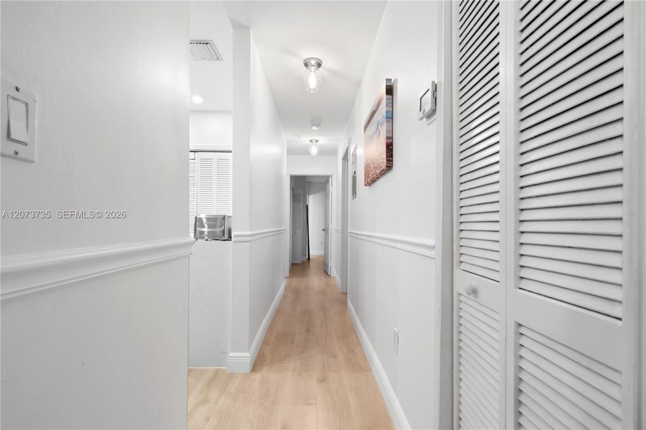 323 Navarre Ave, Unit 301, Coral Gables, FL 33134 Photo