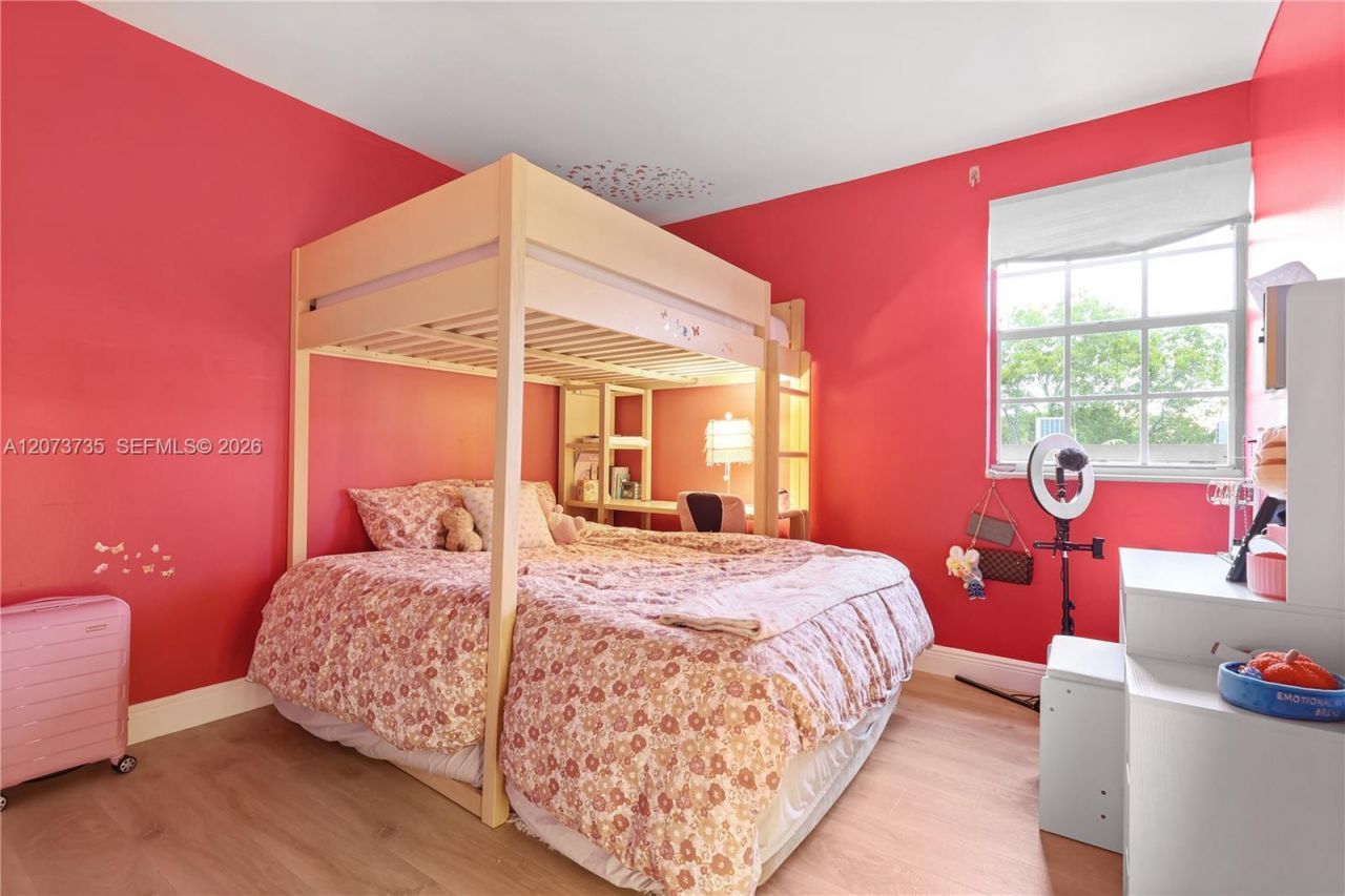 323 Navarre Ave, Unit 301, Coral Gables, FL 33134 Photo
