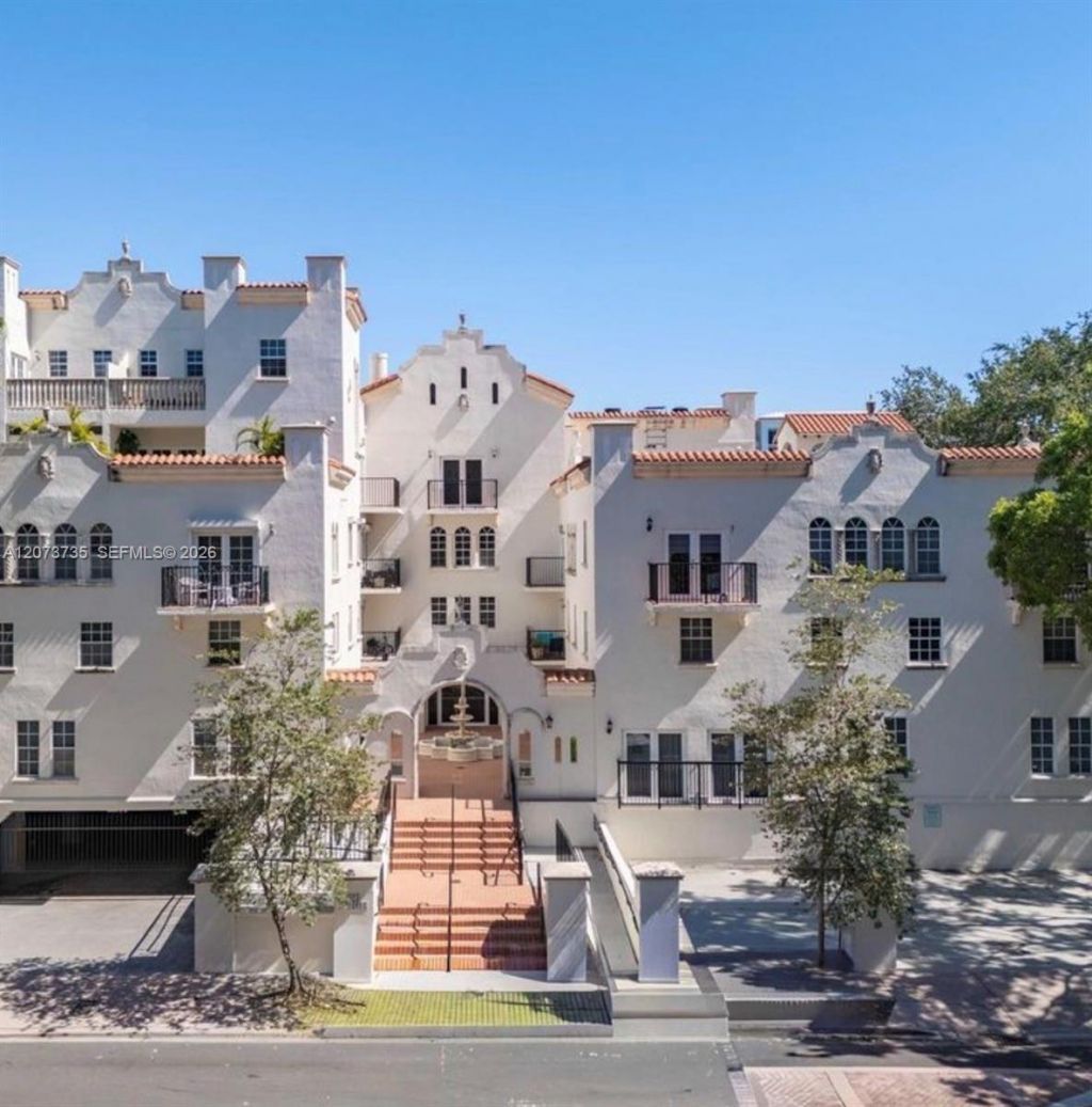323 Navarre Ave, Unit 301, Coral Gables, FL 33134 Photo