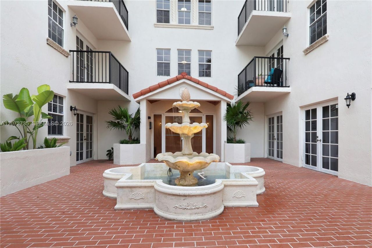 323 Navarre Ave, Unit 301, Coral Gables, FL 33134 Photo