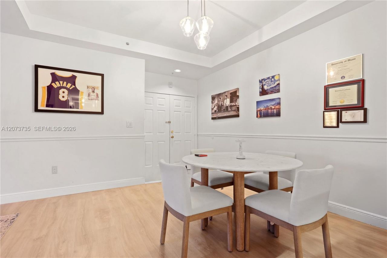 323 Navarre Ave, Unit 301, Coral Gables, FL 33134 Photo