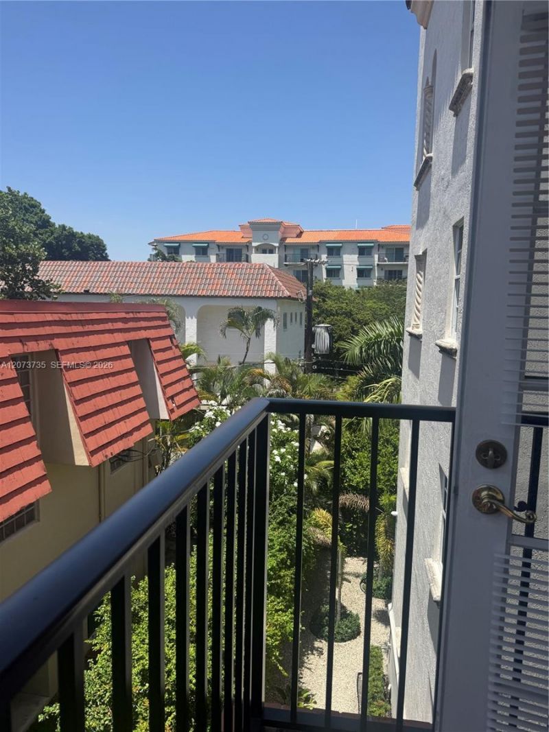 323 Navarre Ave , Unit 301, Coral Gables, FL 33134 Photo