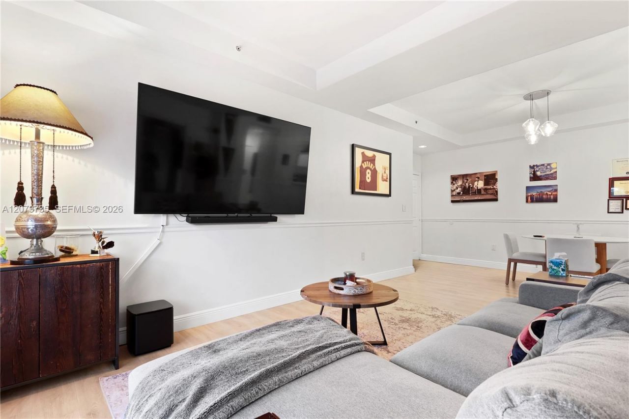 323 Navarre Ave, Unit 301, Coral Gables, FL 33134 Photo