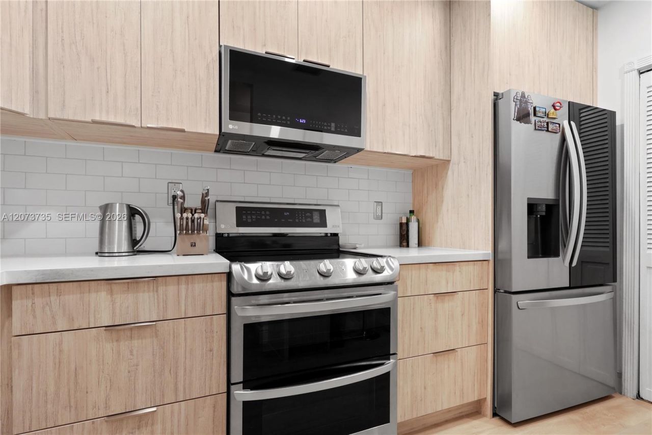 323 Navarre Ave, Unit 301, Coral Gables, FL 33134 Photo