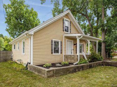 4465 S Center Road, Burton, Mi 48519