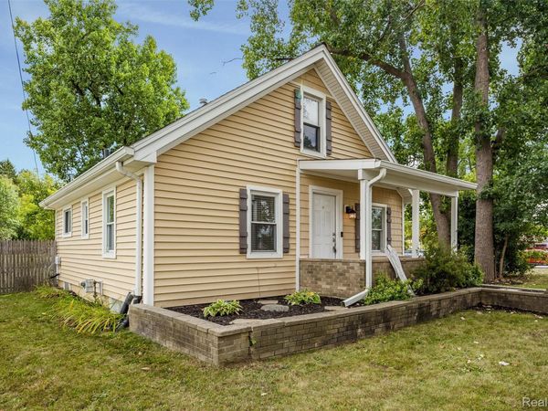 4465 S Center Road, Burton, Mi 48519