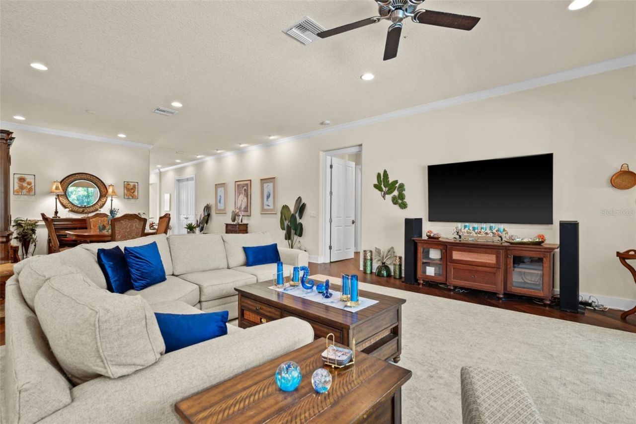 2622 Grand Lakeside Drive, Palm Harbor, FL 34684 Photo