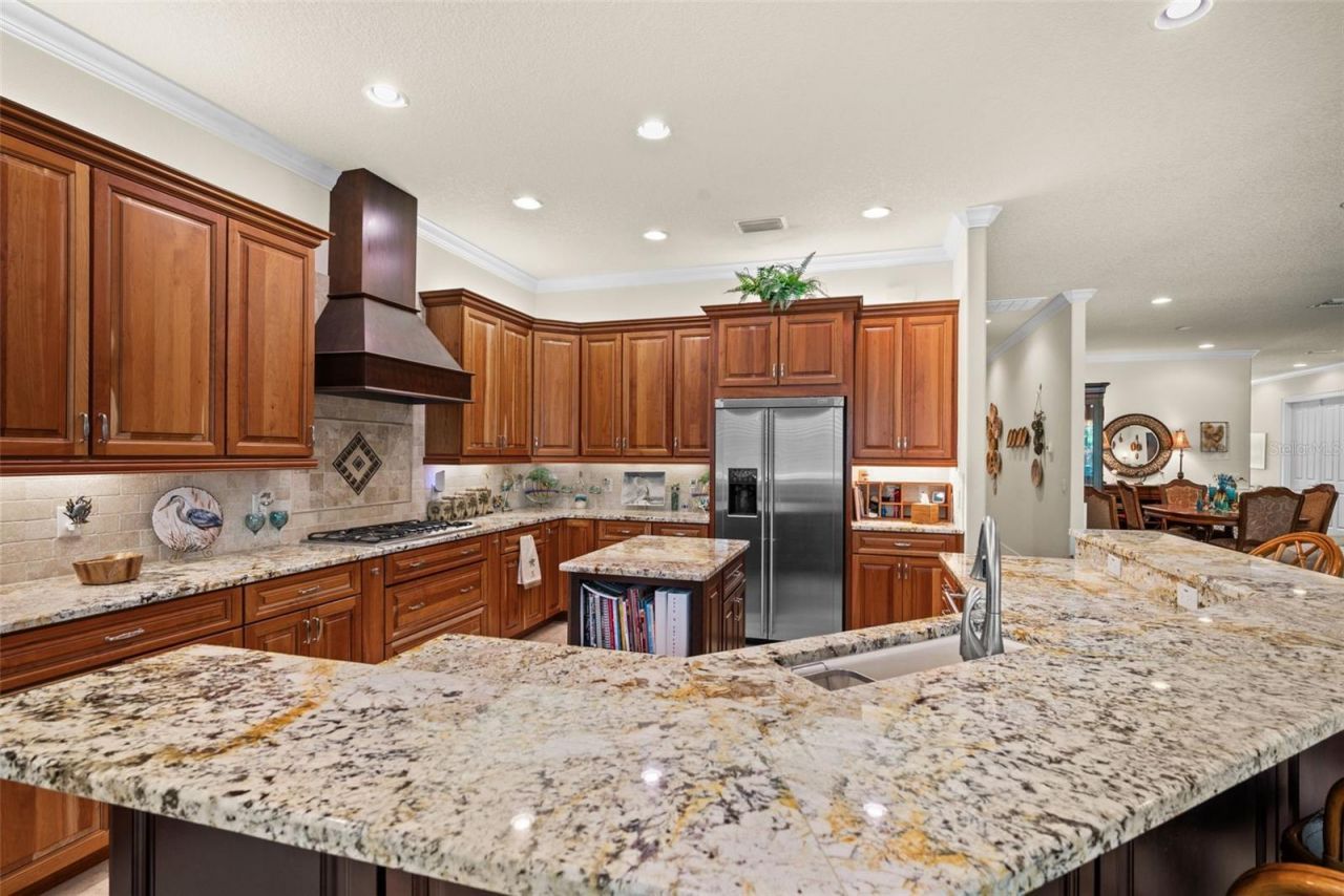 2622 Grand Lakeside Drive, Palm Harbor, FL 34684 Photo