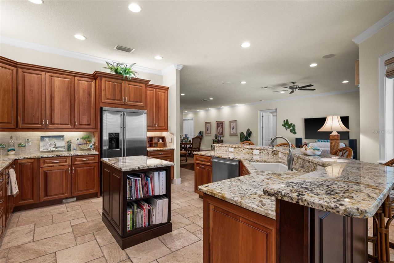 2622 Grand Lakeside Drive, Palm Harbor, FL 34684 Photo