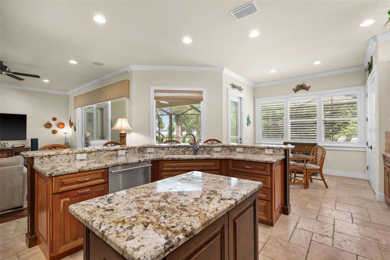 2622 Grand Lakeside Drive, Palm Harbor, FL 34684 Photo