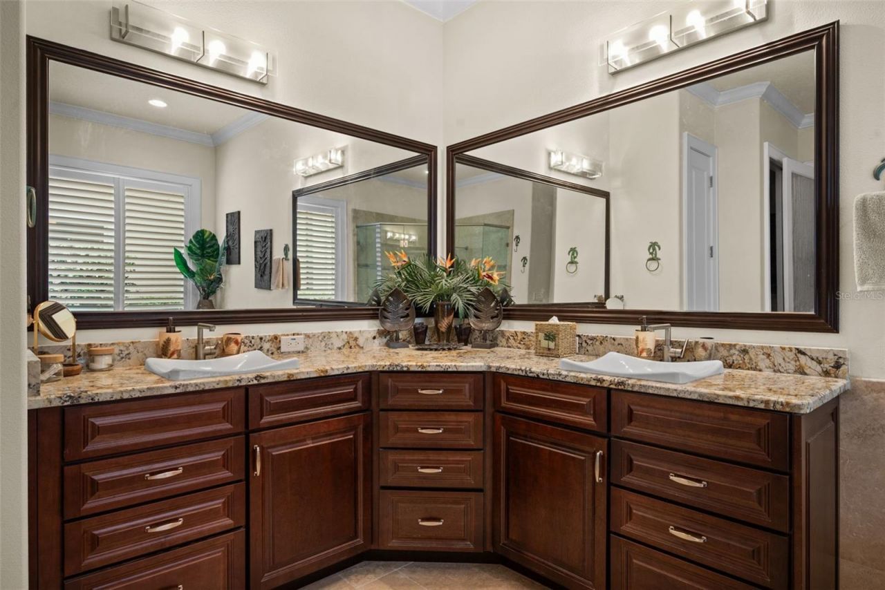 2622 Grand Lakeside Drive, Palm Harbor, FL 34684 Photo