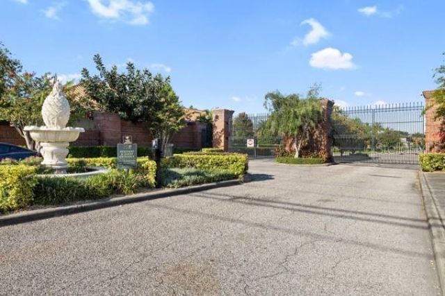 2622 Grand Lakeside Drive, Palm Harbor, FL 34684 Photo