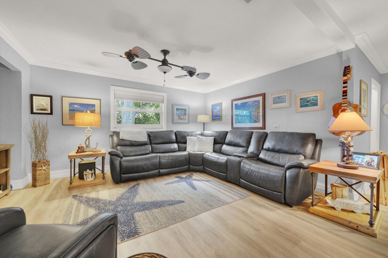 10015 Daisy Avenue, Palm Beach Gardens, FL 33410 Photo