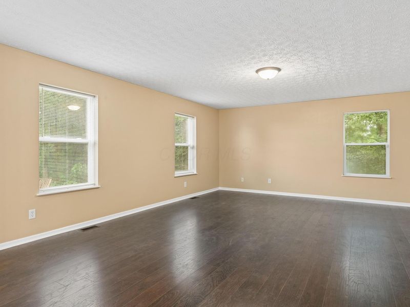 647 Keltonhurst Drive, Pataskala, OH 43062 Photo 14