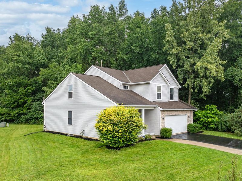 647 Keltonhurst Drive, Pataskala, OH 43062 Photo 2