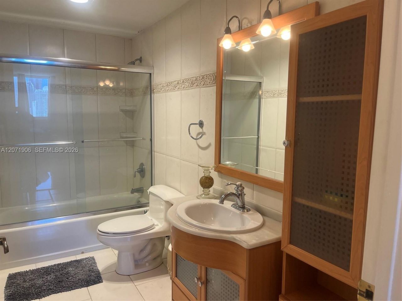300 Bayview Dr , Unit 1707, Sunny Isles Beach, FL 33160 Photo
