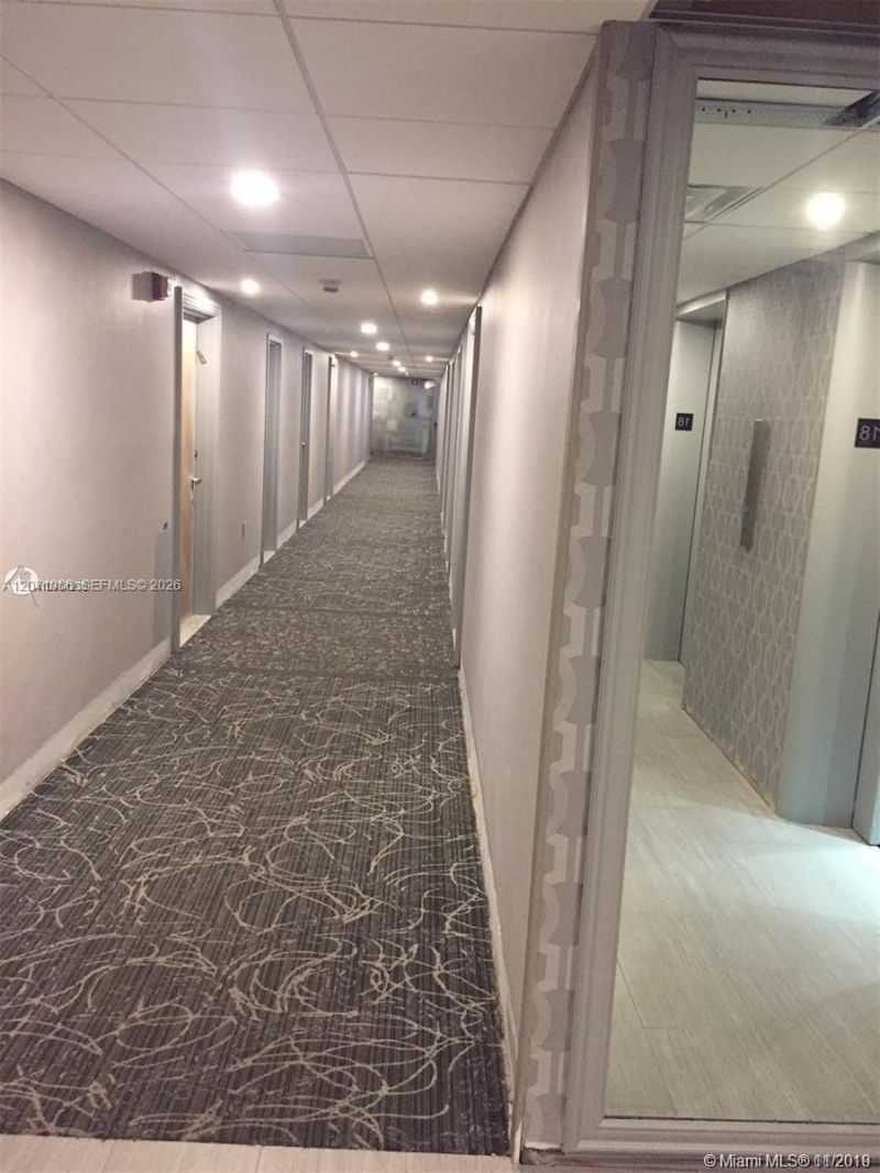 300 Bayview Dr , Unit 1707, Sunny Isles Beach, FL 33160 Photo