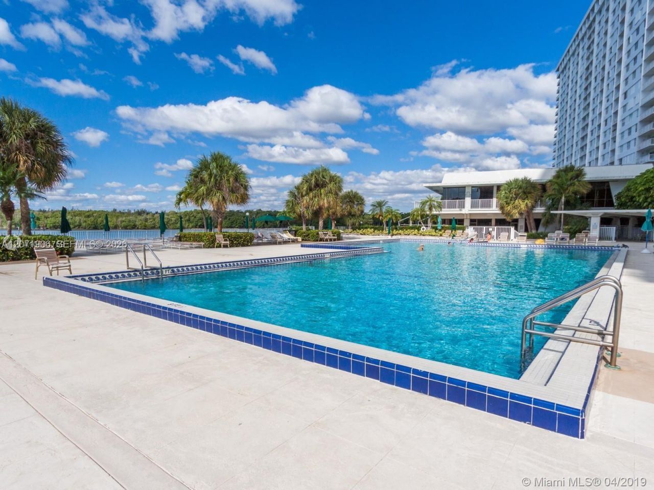 300 Bayview Dr , Unit 1707, Sunny Isles Beach, FL 33160 Photo
