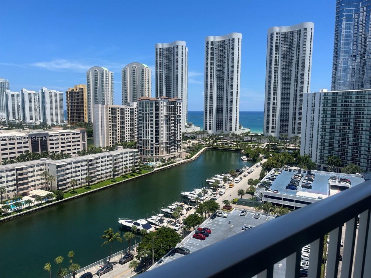 300 Bayview Dr , Unit 1707, Sunny Isles Beach, FL 33160 Photo