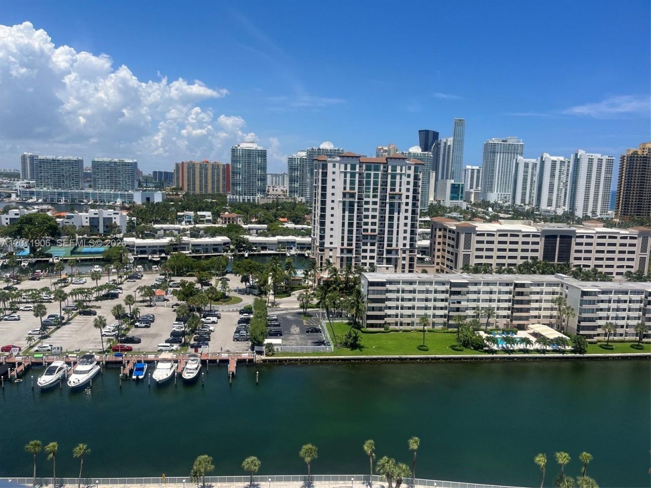 300 Bayview Dr , Unit 1707, Sunny Isles Beach, FL 33160 Photo