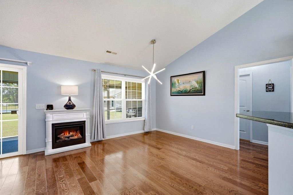 108 Clearwind Ct. Photo 6