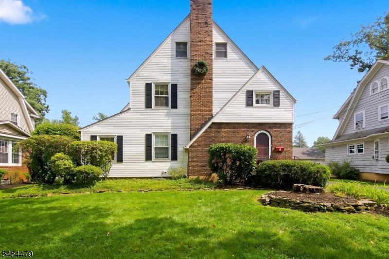 4 Doering Way, Cranford, NJ 07016 Main Photo
