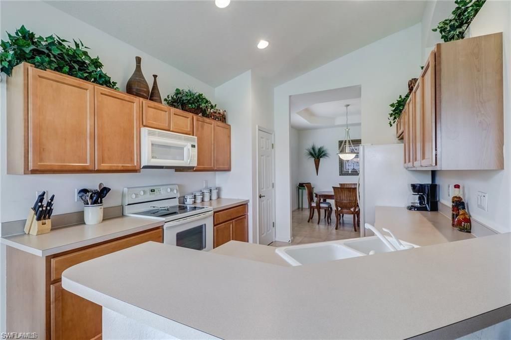 6839 Ascot Dr, Unit 202, Naples, FL 34113 Photo