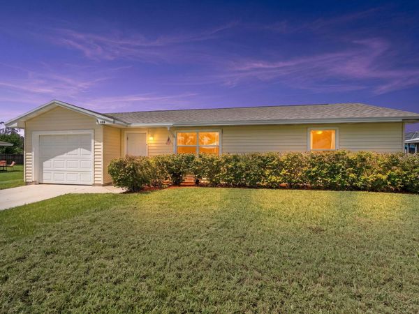 1154 SE Preston Lane, Port St. Lucie, FL 34983