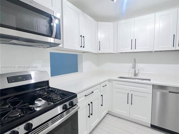 6890 N Kendall Dr , Unit B204, Pinecrest, FL 33156