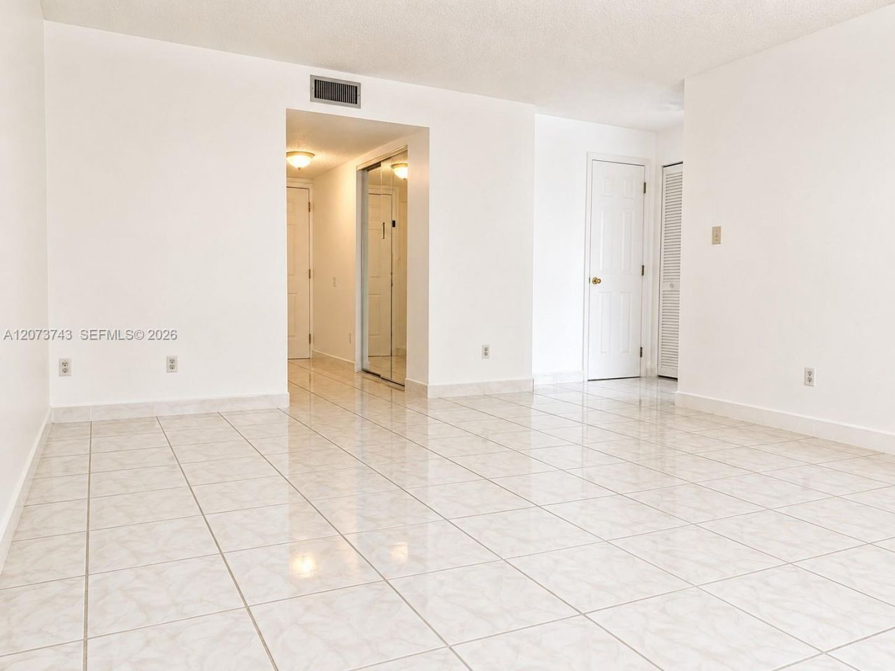 724 NE 4th St , Unit 5, Hallandale Beach, FL 33009 Photo