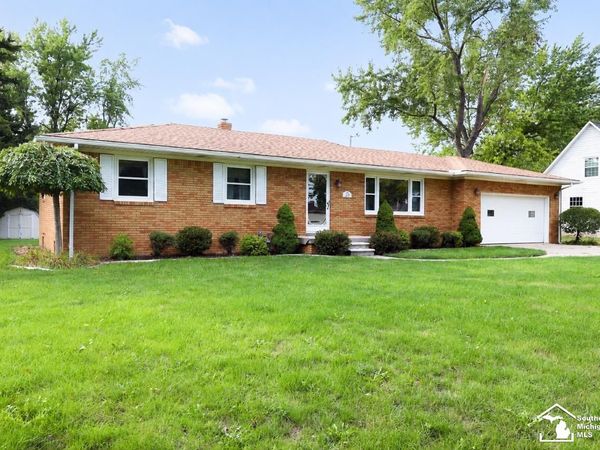 211 Bates Lane, Monroe, MI 48162