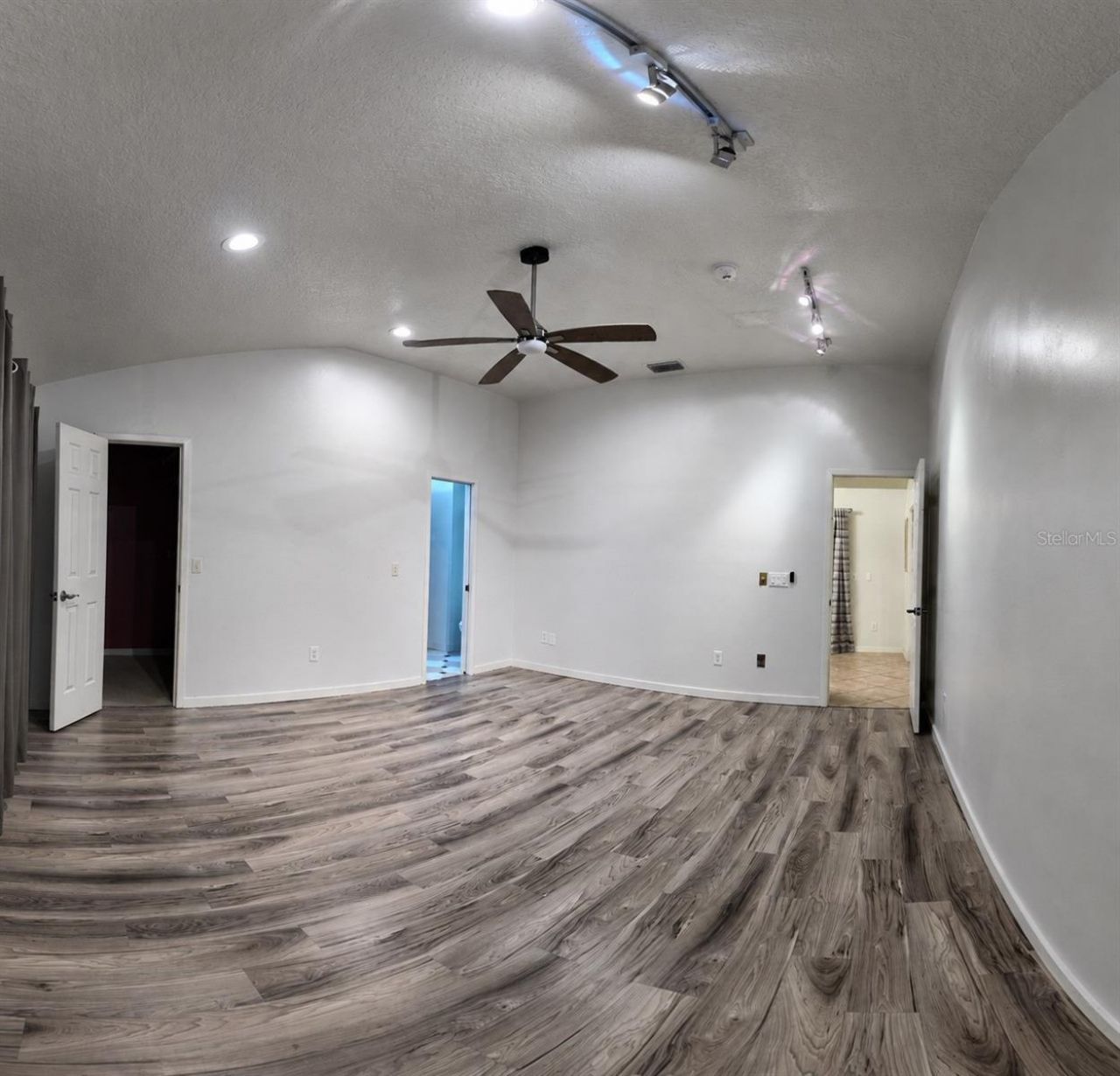 1055 Holden Avenue , Orlando, FL 32839 Photo