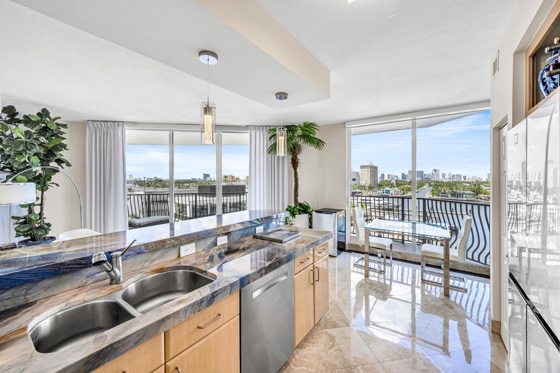 100 S Birch Road, Unit 806B, Fort Lauderdale, FL 33316 Photo