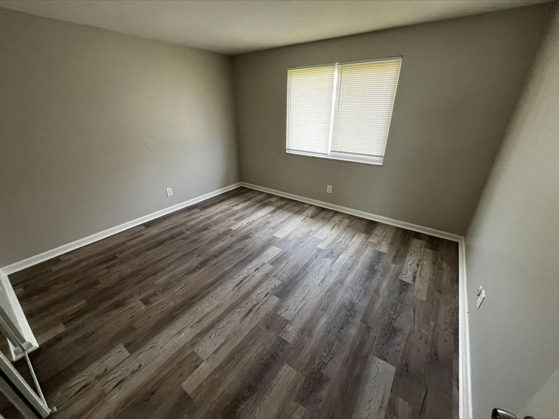 4677 Hilton Avenue, Unit D, Columbus, OH 43228 Photo 4