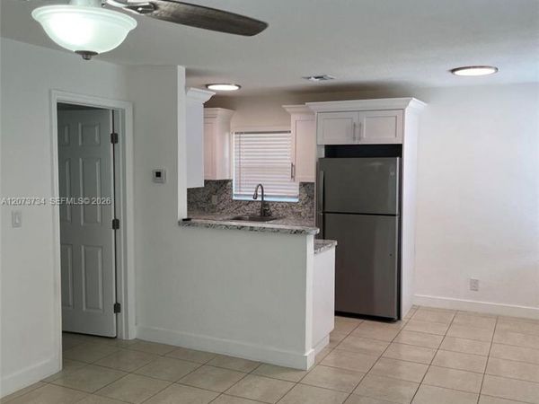 330 NE 7th St , Unit 330, Pompano Beach, FL 33060