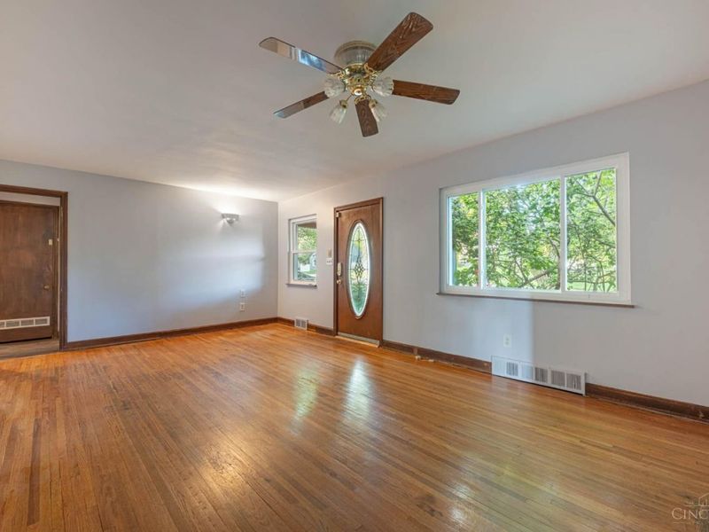 26 Red Bud Drive, Middletown, OH 45042 Photo 3