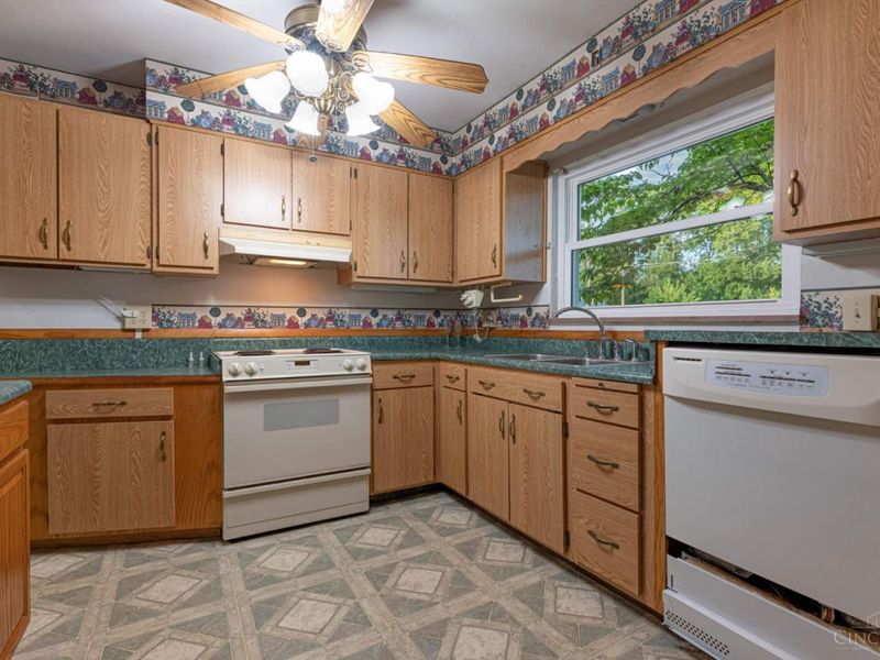 26 Red Bud Drive, Middletown, OH 45042 Photo 8