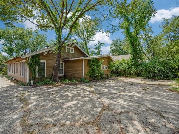904 W Hickory Street, Unit B, Denton, TX 76201